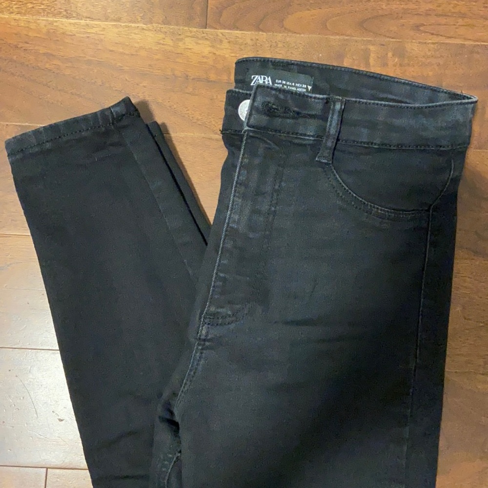 ZARA SCULPTING JEANS